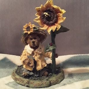 Boyd's Bears "Blossum B. Berriweather" figurine